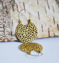 Load image into Gallery viewer, Brass Ohrringe Tribal gewölbt Ellipsen Kreis antik golden Messing - chic - net.de
