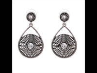 Load image into Gallery viewer, Brass Ohrstecker antik silberfarben rund Steine weiß mini Rauten Muster - chic - net.de
