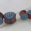 Cargar imagen en el visor de la galería, Arangholz Plug crushed Türkis Inlay Ringe Tunnel Tribal Expander Organic handgefertigt - chic-net.de
