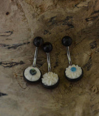 Load image into Gallery viewer, Bauchnabel Piercing Edelstahl Arangholz Bone Blume - chic-net.de
