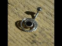 Load image into Gallery viewer, Bauchnabel Piercing Edelstahl Silber Punkte Spirale Inlay - chic-net.de
