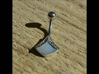 Load image into Gallery viewer, Bauchnabelpiercing aus Edelstahl Silber mit Raute Inlay - chic-net.de
