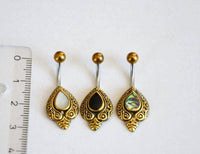 Load image into Gallery viewer, Bauchnabelpiercing Edelstahl Brass Schnörkel Träne Inlay - chic-net.de
