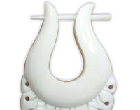 Load image into Gallery viewer, Bone Pin Creolen 63mm weiß Knochen Ohrringe Handarbeit verzierte Träne Schmuck - chic-net.de

