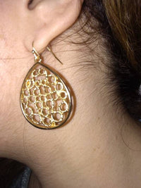 Load image into Gallery viewer, Brass Ohrringe golden antik Oval breit Zopf Kreise geflochten - chic-net.de
