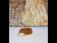 Load image into Gallery viewer, Brass Ohrringe Tribal Tropfen Blatt Blumenmuster antik golden Messing - chic-net.de
