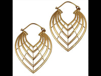 Load image into Gallery viewer, Brass Ohrringe Tribal Tropfen fünflagig umgedreht antik golden gewölbt Messing - chic-net.de
