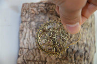 Load image into Gallery viewer, Brass Ohrringe Tribal Zackenrand rund Pfau Spiralbögen antik golden Messing - chic-net.de
