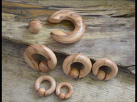 Load image into Gallery viewer, Captive Bead Klemmkugel Ring Olivenholz Piercing Dehner - chic-net.de
