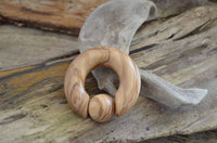 Load image into Gallery viewer, Captive Bead Klemmkugel Ring Olivenholz Piercing Dehner - chic-net.de
