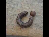 Load image into Gallery viewer, Captive Bead Klemmkugel Ring Sawoholz Piercing Blume - chic-net.de
