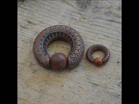 Load image into Gallery viewer, Captive Bead Klemmkugel Ring Sawoholz Piercing Blume - chic-net.de
