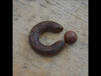 Load image into Gallery viewer, Captive Bead Klemmkugel Ring Sawoholz Piercing Mandala - chic-net.de
