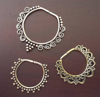 Load image into Gallery viewer, Charm Piercing Anhänger Ohrringe für Flesh Tunnels gold antik Messing Ohrhänger - chic-net.de
