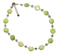 Load image into Gallery viewer, Damen-Halskette, hellgrün, türkis, gold, aus Perlen und Perlmuttmuscheln, ca.42-48cm - chic-net.de
