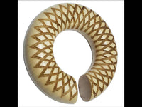 Load image into Gallery viewer, Donut Ohr Piercing Dahlie Krokodilholz Ohrgewicht - chic-net.de
