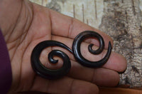 Load image into Gallery viewer, Ebony Piercing Holz dunkelbraun Spirale 8mm 10mm - chic-net.de
