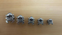 Load image into Gallery viewer, Edelstahl Plug silbern Totenkopf großes Gebiss Haken Skull Schraubplug Tunnel - chic-net.de
