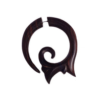 Cargar imagen en el visor de la galería, Fake Holz Lobe Piercing Edelstahl dunkel braun Hook Haken Flame Flügel Spirale - chic-net.de
