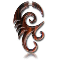 Load image into Gallery viewer, Fake Holz Piercing spiralig Zacken Narra Wood Plug nickelfrei Edelstahl Ohrstecker Organic Tribal - chic-net.de
