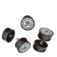 Load image into Gallery viewer, Fake Holz Plug Tamarinde Bone Inlay OM-Zeichen Edelstahl Organic Tribal - chic-net.de
