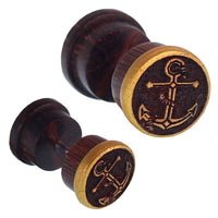 Load image into Gallery viewer, Fake Holz Plug Tamarinde dunkelbraun golden Rand Anker mit Seil Gravur Piercing - chic-net.de
