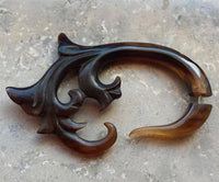 Load image into Gallery viewer, Fake Horn Piercing Ornament Hook Spirale dunkel - chic-net.de
