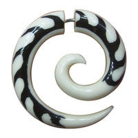 Cargar imagen en el visor de la galería, Fake Piercing Bone Edelstahl weiß Spirale Zebra Wellen Zacken Ohrstecker Ohrring - chic-net.de
