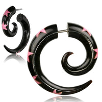Load image into Gallery viewer, Fake Piercing, Buffalo Horn Sternen Spirale, schwarz mit pinken Sternen, Expander, Ohrhänger, Ohrstecker, Ohrring - chic-net.de
