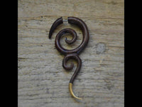 Load image into Gallery viewer, Fake Piercing Edelstahl Holz braun Spiralen Brass Spitze - chic-net.de
