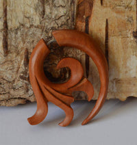 Load image into Gallery viewer, Fake Piercing Edelstahl Rosenholz Ornament Bogen - chic-net.de
