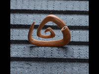 Load image into Gallery viewer, Fake Piercing Edelstahl Teak Holz Triangel Spirale - chic-net.de
