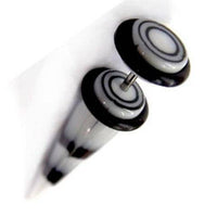 Load image into Gallery viewer, Fake Piercing Expander schwarz weiß Kreise Dehnungsstab Straight Dehnstab Unisex Ohrstecker - chic-net.de
