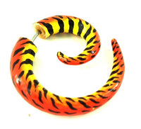 Load image into Gallery viewer, Fake Piercing Holz Handbemalt Flammen orange gelb 8mm Plug Tunnel Ohrhänger Ohrstecker - chic-net.de

