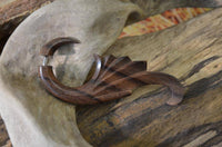 Load image into Gallery viewer, Fake Piercing Ohrring Flügel Haken 72mm Holz Edelstahl - chic-net.de
