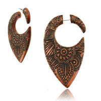 Load image into Gallery viewer, Fake Piercing Ohrring Holz Tropfen braun Mandala Blume - chic-net.de
