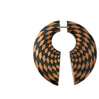 Load image into Gallery viewer, Fake Piercing Ohrring Sawo Holz Kreis Wirbel Strudel - chic-net.de
