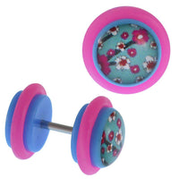 Cargar imagen en el visor de la galería, Fake Piercing Plug blau Blumenwiese Gummiring rosa 7 mm - chic-net.de
