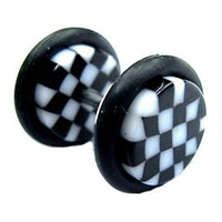 Load image into Gallery viewer, Fake Piercing Plug Tunnel Ohrstecker Unisex Acryl Scheibe Schmuck Gummiring 10 mm Schachbrett schwarz weiß - chic-net.de
