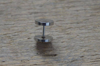 Cargar imagen en el visor de la galería, Fake Piercing Plug Vegvisir silber Edelstahl 10mm.
