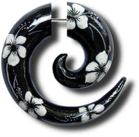 Load image into Gallery viewer, Fake Piercing Spirale schwarz weiß Blumen Hawaii Holz handbemalt Plug Edelstahl Ohrstecker Expander - chic-net.de
