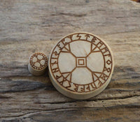 Load image into Gallery viewer, Flesh Plug Holz hell Runen Algiz Kreis double flared - chic-net.de
