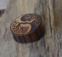 Cargar imagen en el visor de la galería, Flesh Plug Holz Yin Yang Baum des Lebens double flared.
