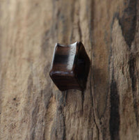 Load image into Gallery viewer, Flesh Tunnel Holz Raute konkav dunkel double flared - chic-net.de
