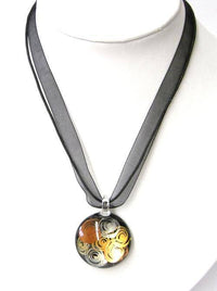 Load image into Gallery viewer, Glasanhänger mit Stoffkette, Schwarz mit Kreismuster, rund, 3cmØ - chic-net.de
