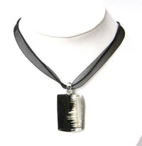 Load image into Gallery viewer, Glasanhänger schwarz silber Kette rechteckig 2,7 x 3,5 cm verstellbar Baumwollfäden - chic-net.de
