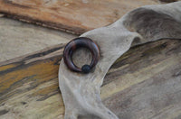 Load image into Gallery viewer, Gummi Klemmkugel Ring Narraholz Piercing Sichel - chic-net.de
