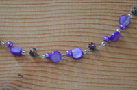 Load image into Gallery viewer, Halskette Glas Perlen Perlmutt Scheiben Glitzer lila 42-48cm - chic-net.de
