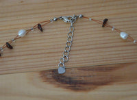 Load image into Gallery viewer, Halskette Steinsplitter Perlen rubin rot weiß 42-48 cm - chic-net.de
