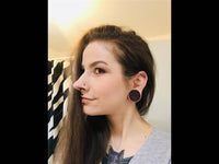 Load image into Gallery viewer, Herz Blumen Muster Lasergravur Sawoholz Tribal Plug - chic-net.de
